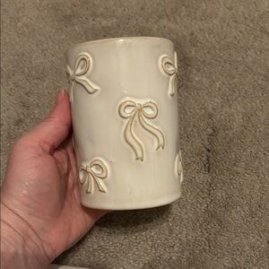 Elegant Cream Bow-Embellished Storage Container
